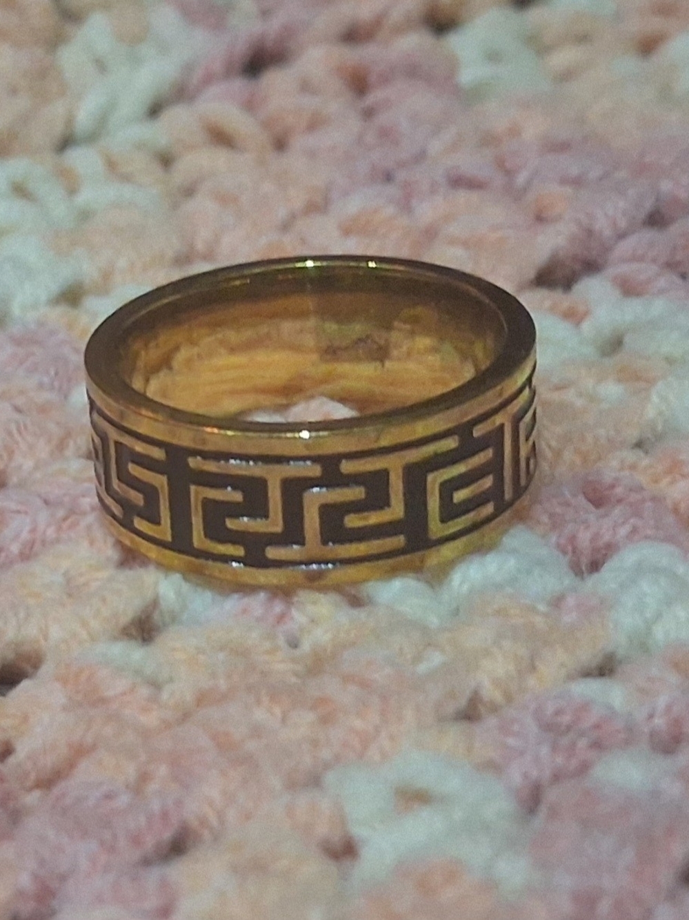 18K Greek Key Ring - Picture 3 of 7